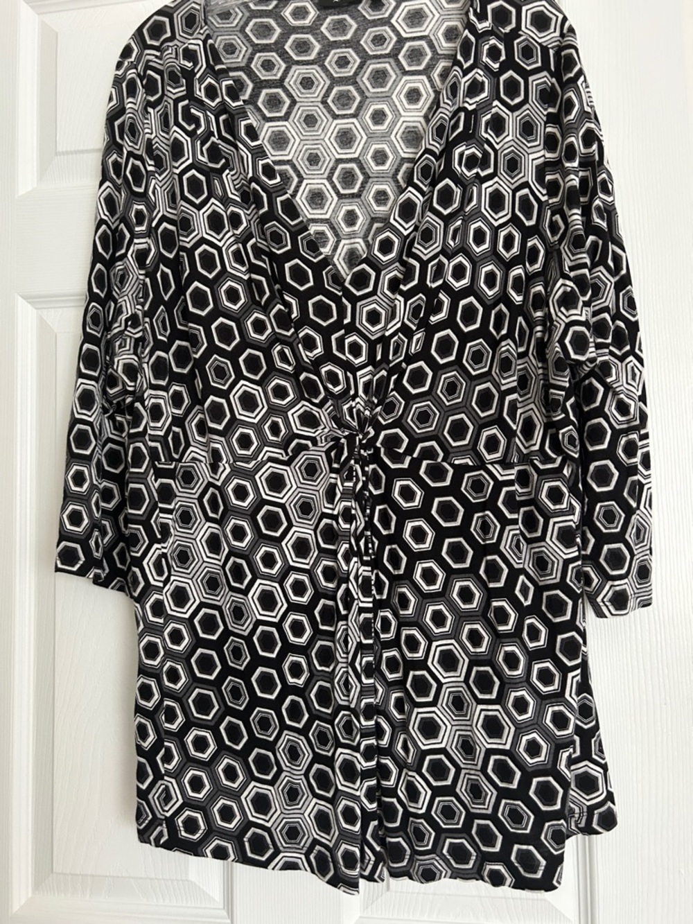 Apt. 9 Black & White Hexagon V-Neck Tie-Front Tunic